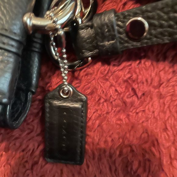 COACH Penelope Carryall 100% AUTHENTIC Color: Black
Leather handbag - Like New - Picture 6 of 16